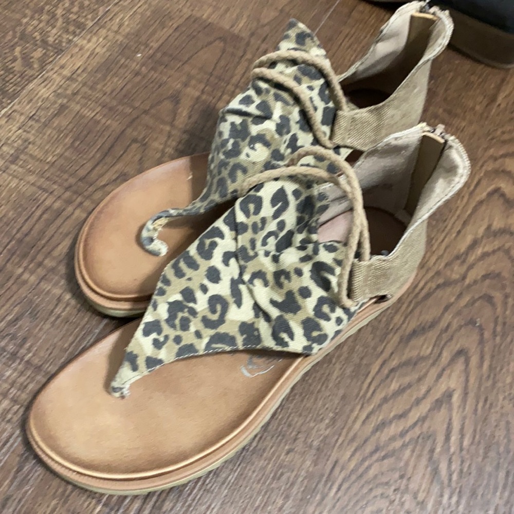 Very G cheetah sandals